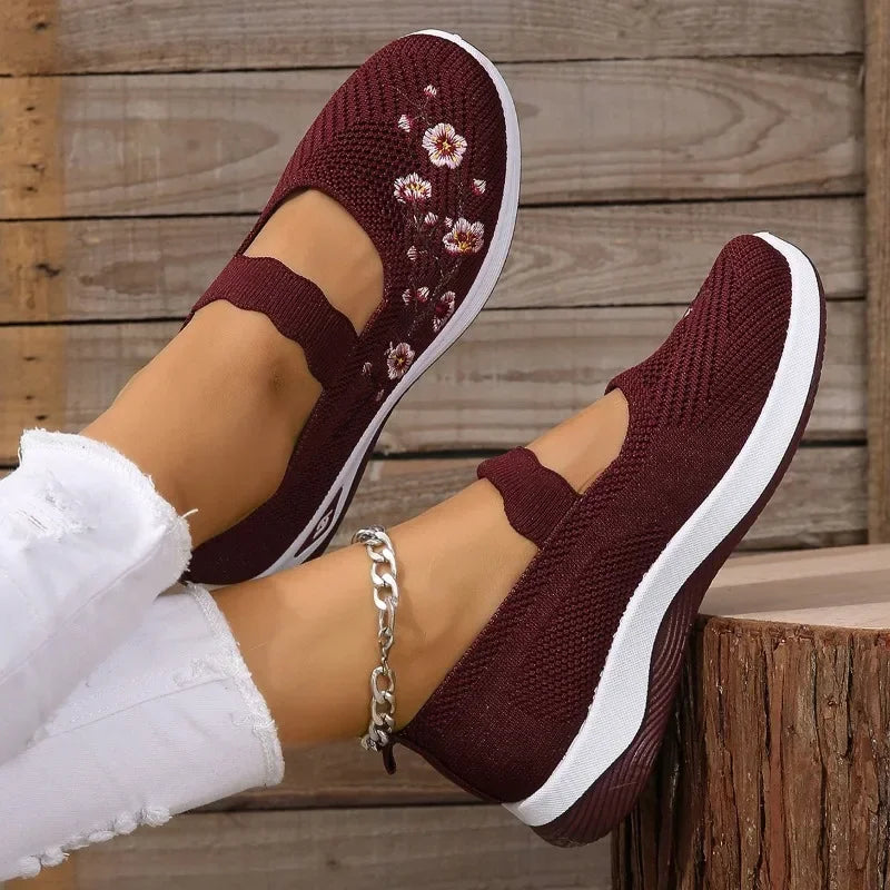 Women Flats 2025 New Fashion Breathable Lightweight Non-slip Loafers Wear-resistant Casual Sneakers Women Flat Shoes for Women