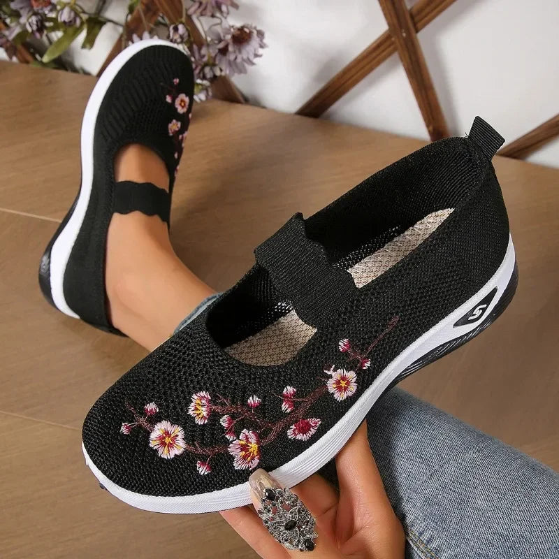 Women Flats 2025 New Fashion Breathable Lightweight Non-slip Loafers Wear-resistant Casual Sneakers Women Flat Shoes for Women