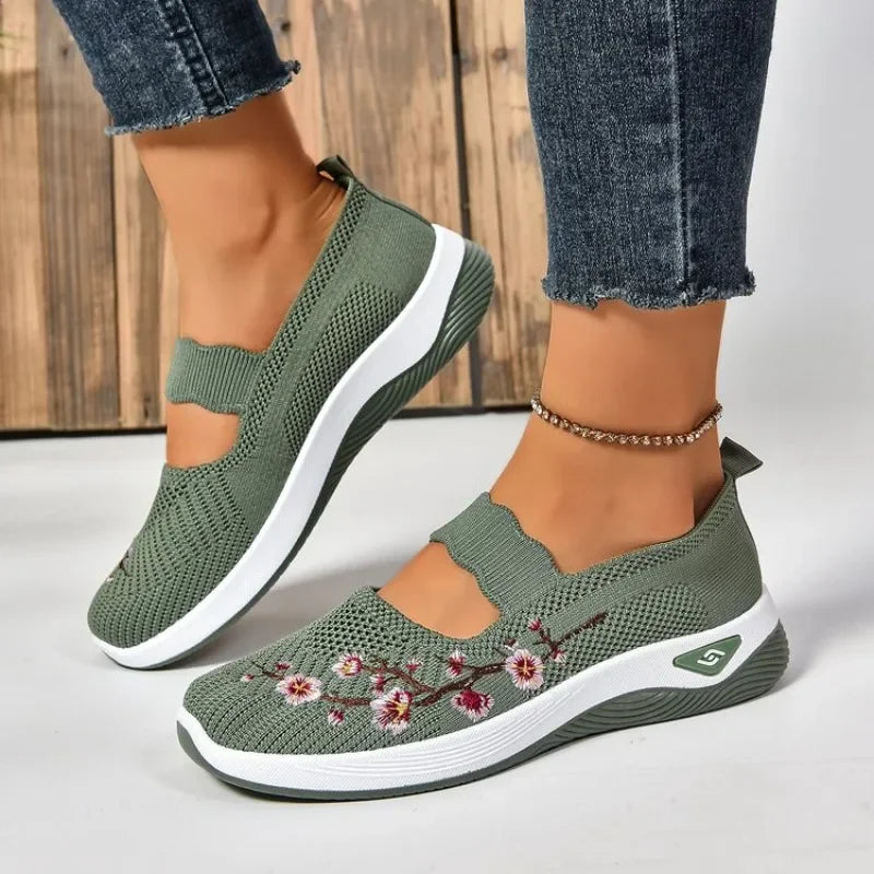 Women Flats 2025 New Fashion Breathable Lightweight Non-slip Loafers Wear-resistant Casual Sneakers Women Flat Shoes for Women
